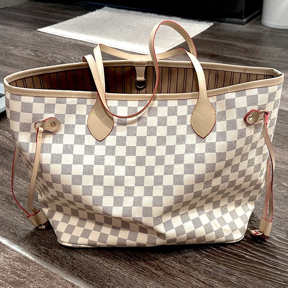 White Checkered Tote with Makeup Bag